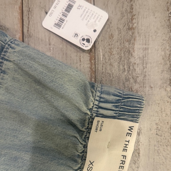 We The Free Fleur Denim Shorts Belle Blue sold out online NWT - Picture 5 of 9